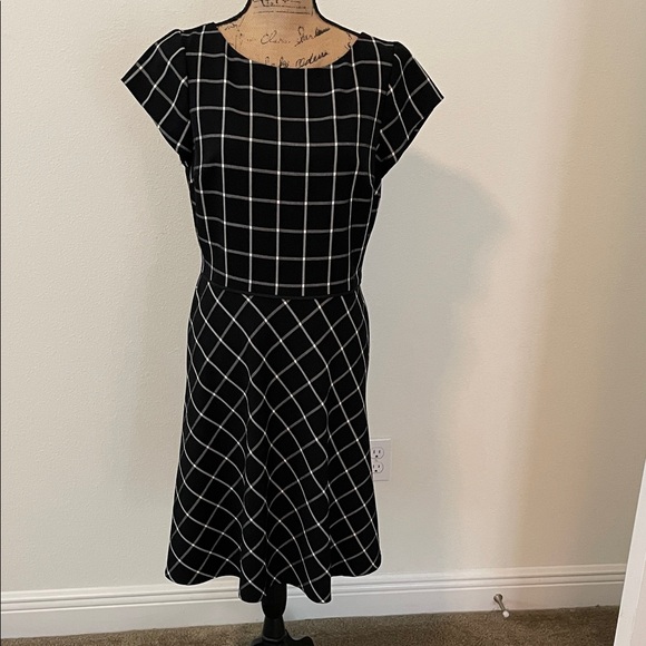 White House Black Market Black and White Grid Midi Dress - Picture 1 of 3